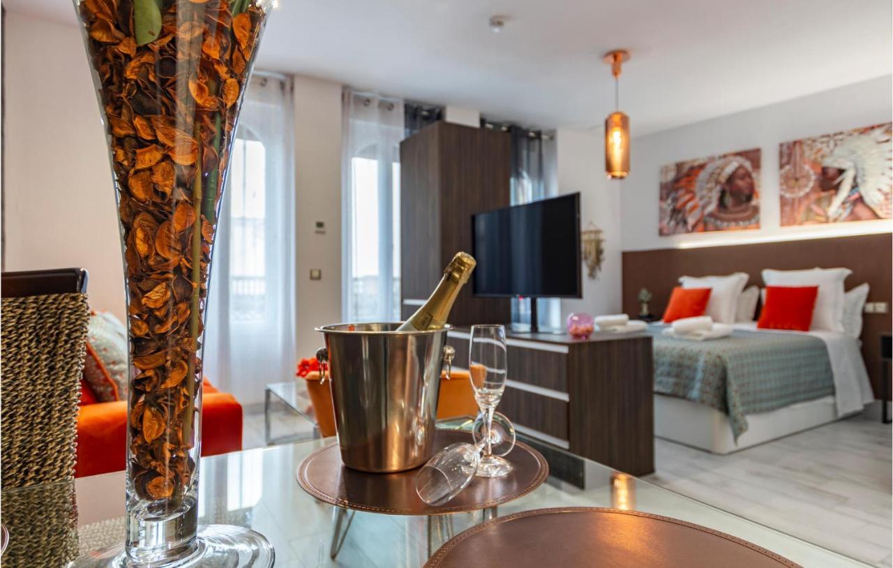Amazing In With Kitchen Appartement *
